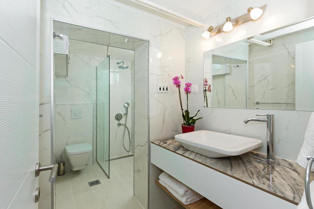 Ines Apartments オフリド エクステリア 写真